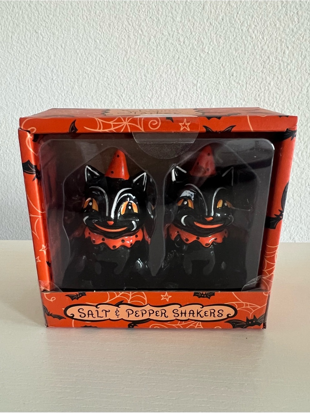 New Black Cat Johanna Parker Ceramic Salt and Pepper Shaker Set